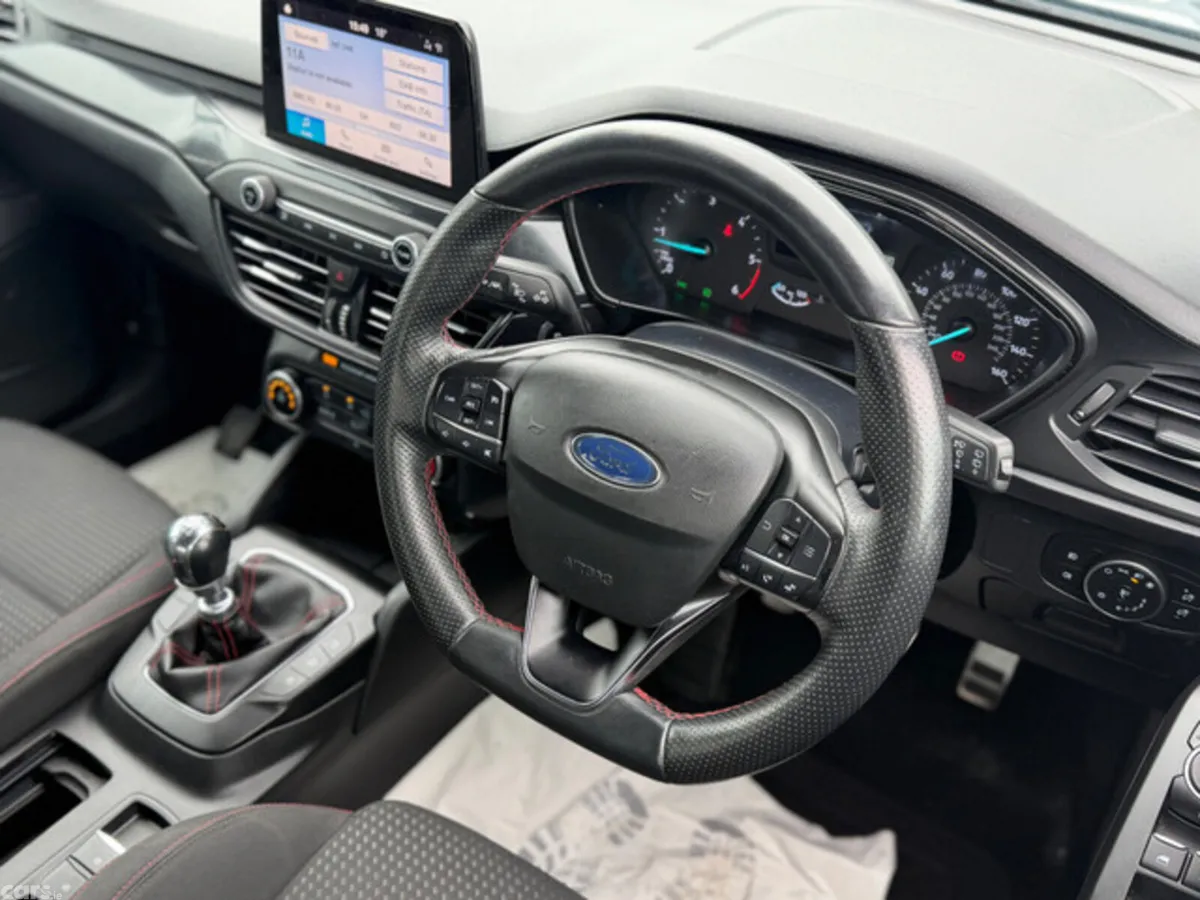 Ford Focus Hatchback, Diesel, 2020, Blue