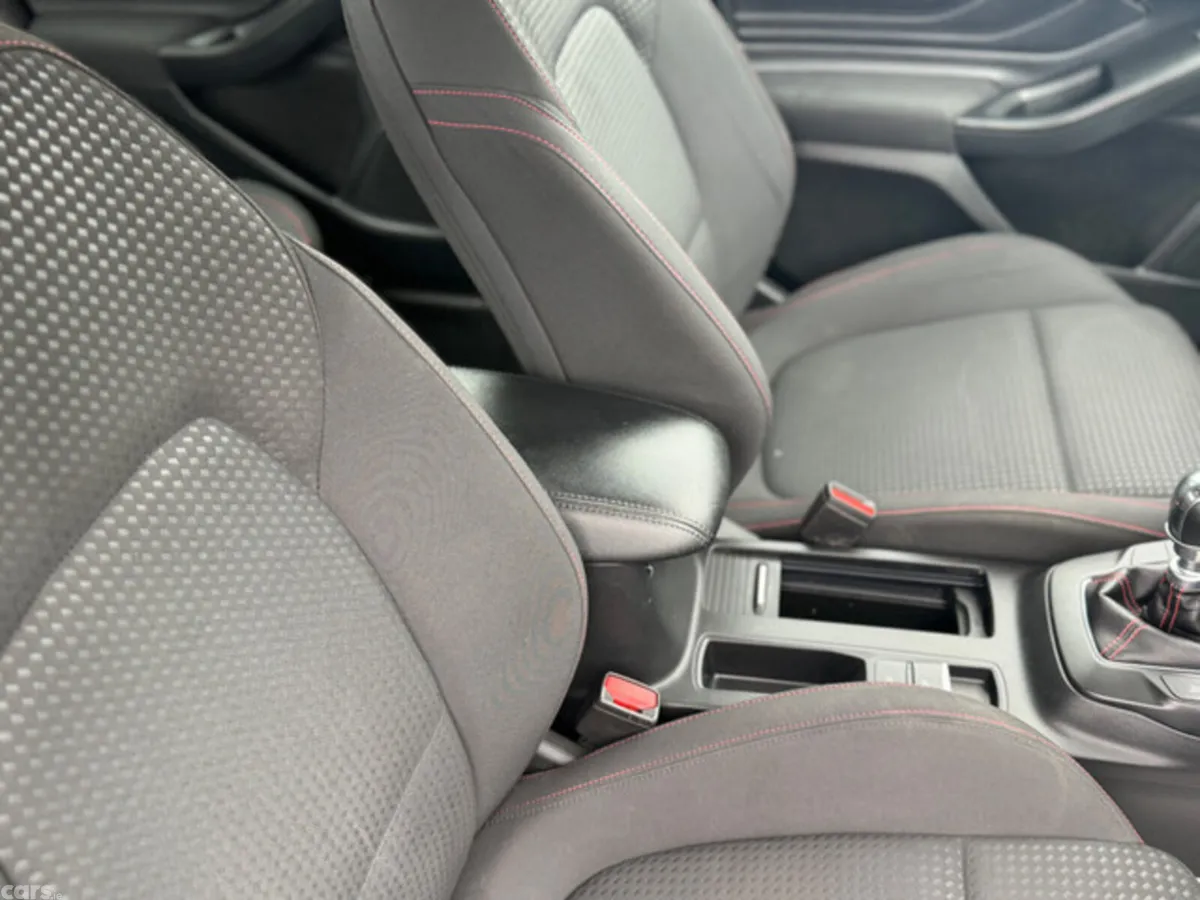 Ford Focus Hatchback, Diesel, 2020, Blue
