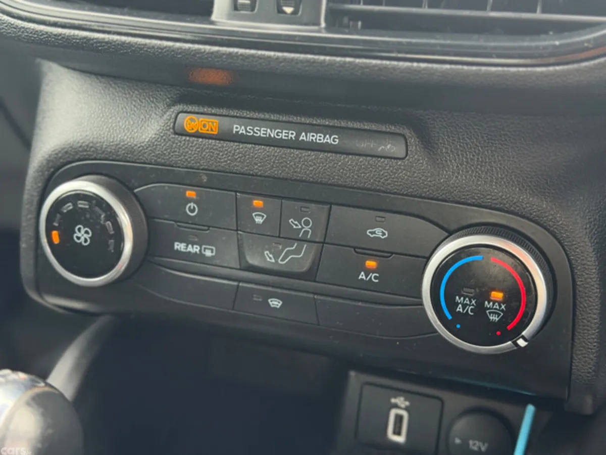 Ford Focus Hatchback, Diesel, 2020, Blue