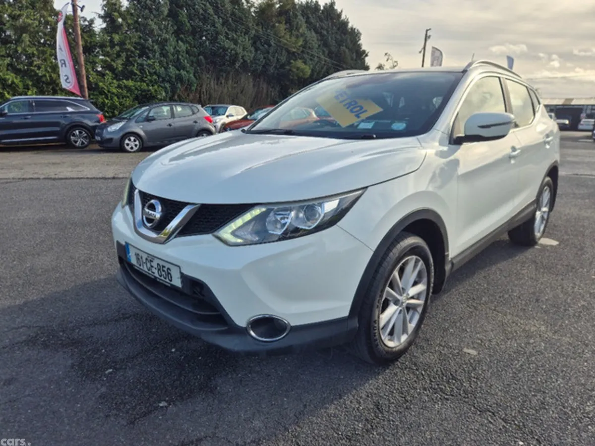 Nissan Qashqai MPV, Petrol, 2016, White