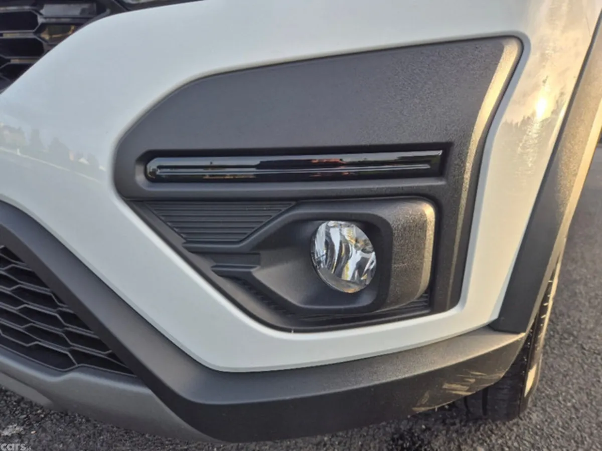 Dacia Sandero Hatchback, Petrol, 2023, White