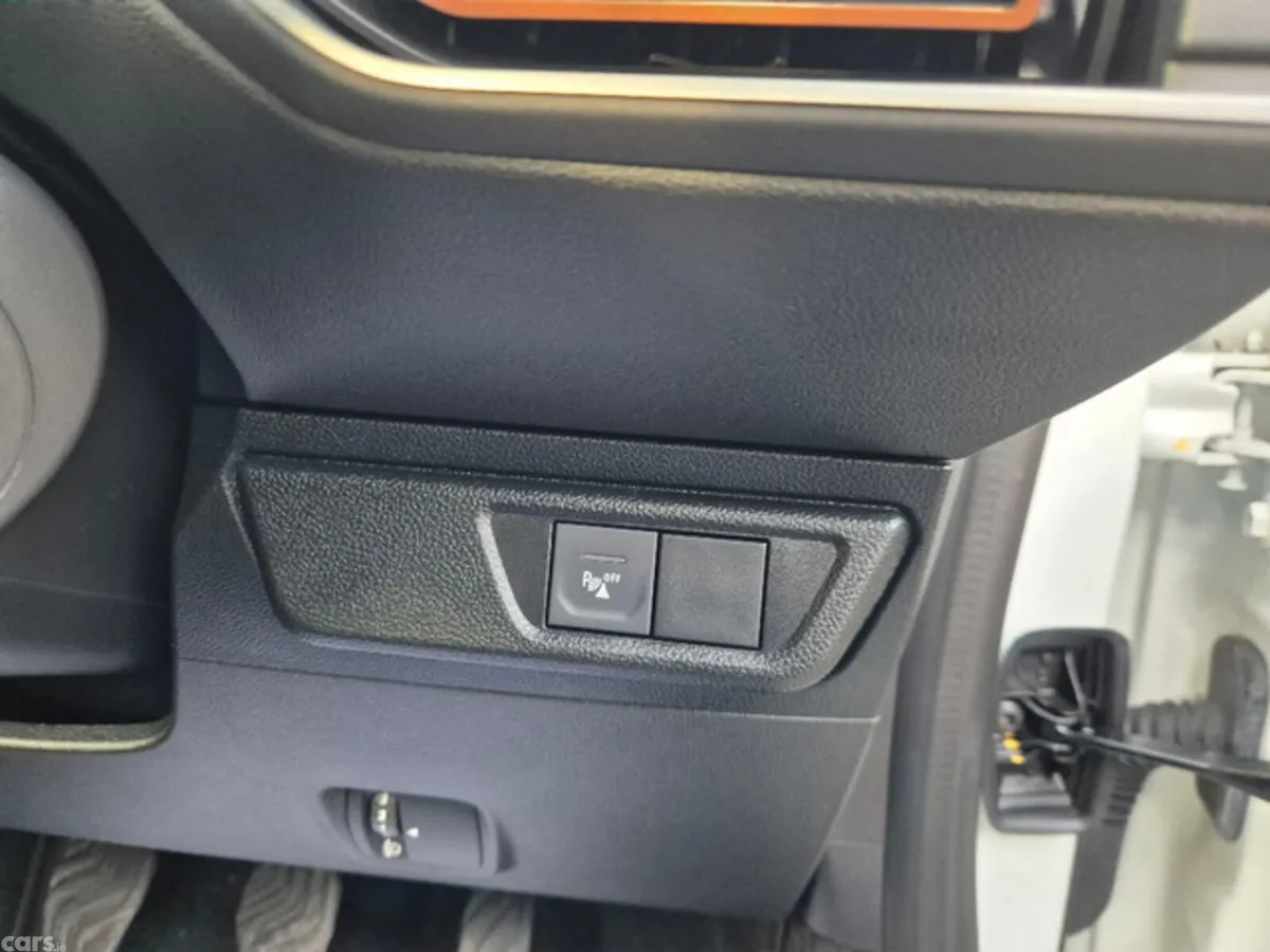 Dacia Sandero Hatchback, Petrol, 2023, White