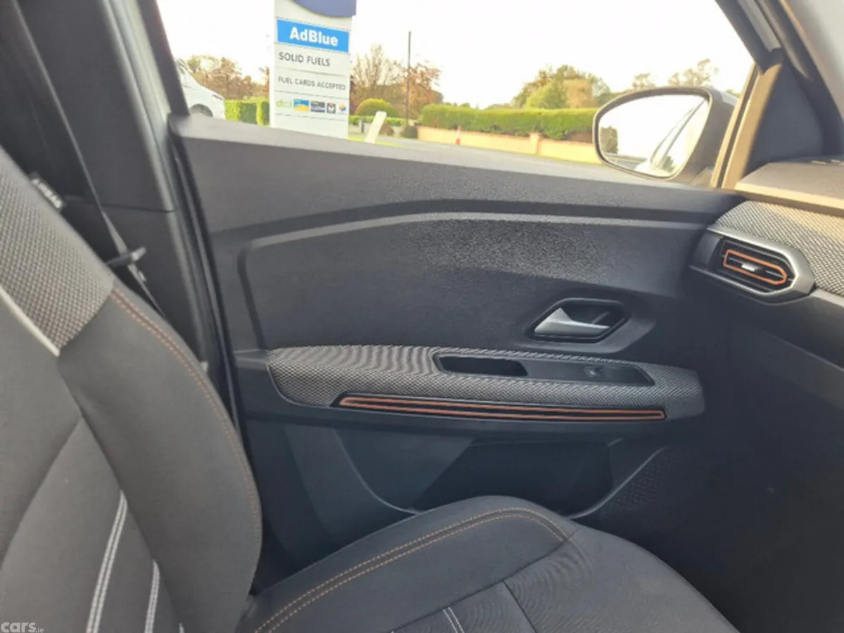 Dacia Sandero Hatchback, Petrol, 2023, White
