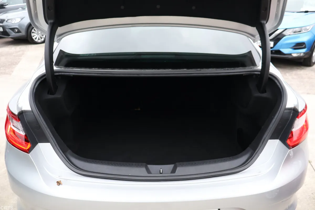 Renault Megane Saloon, Diesel, 2017, Silver