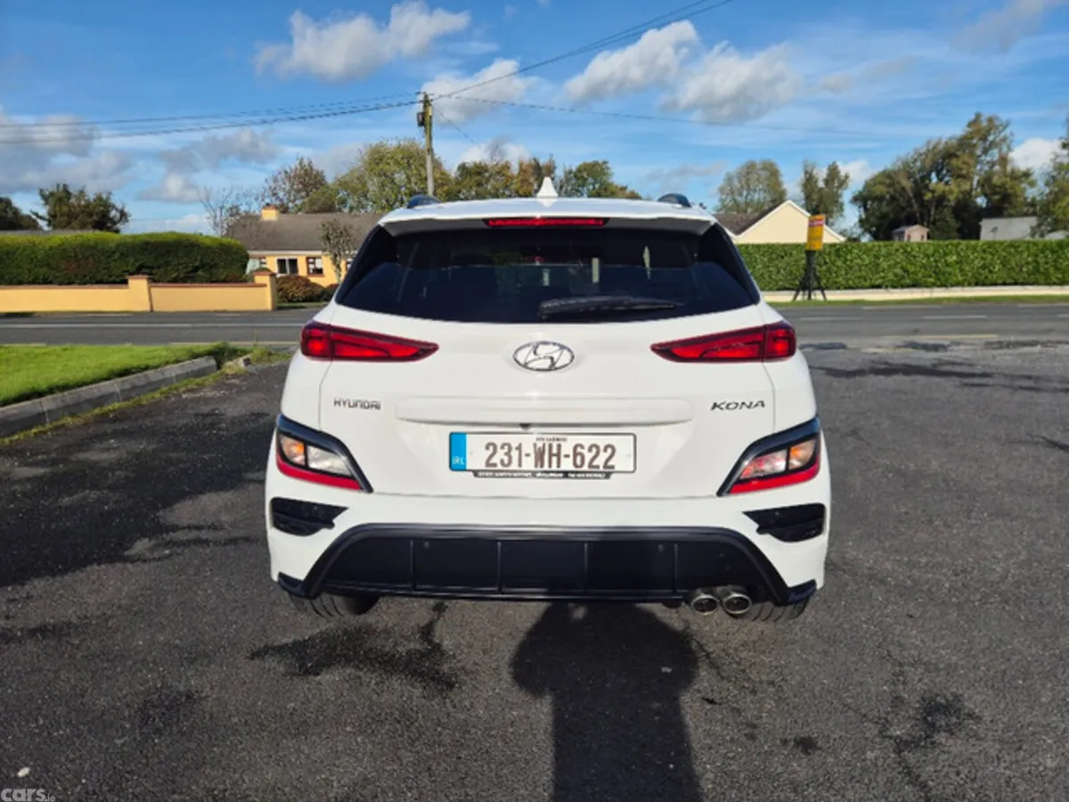 Hyundai KONA MPV, Petrol, 2023, White