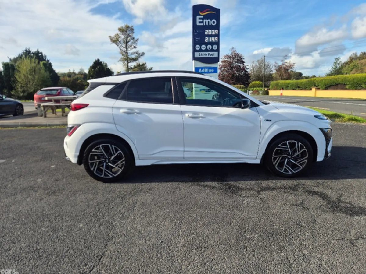 Hyundai KONA MPV, Petrol, 2023, White