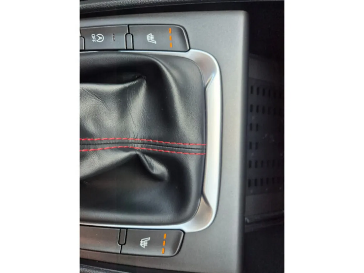Hyundai KONA MPV, Petrol, 2023, White