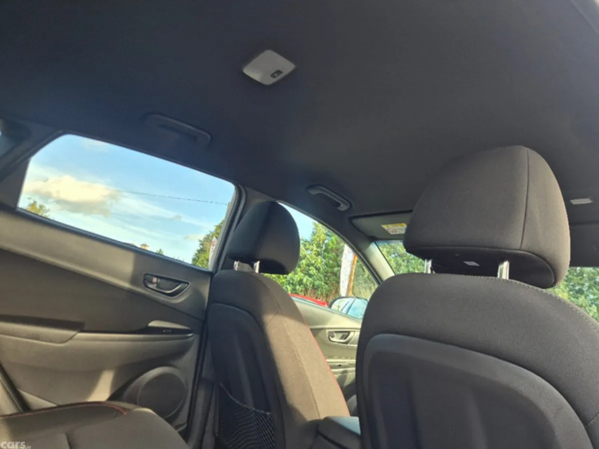 Hyundai KONA MPV, Petrol, 2023, White