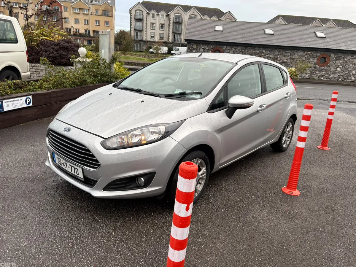 Ford Fiesta Hatchback, Petrol, 2015, Silver