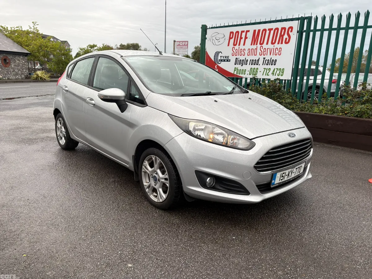 Ford Fiesta Hatchback, Petrol, 2015, Silver