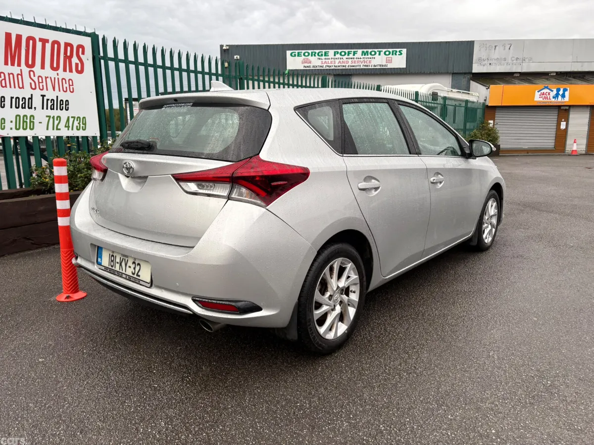 Toyota Auris Hatchback, Petrol, 2018, Grey