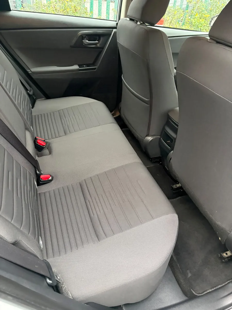 Toyota Auris Hatchback, Petrol, 2018, Grey