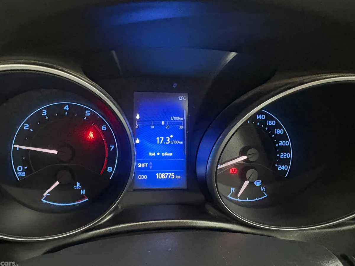 Toyota Auris Hatchback, Petrol, 2018, Grey