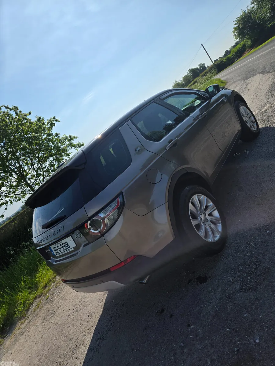 Land Rover Discovery SUV, Diesel, 2015, Gold