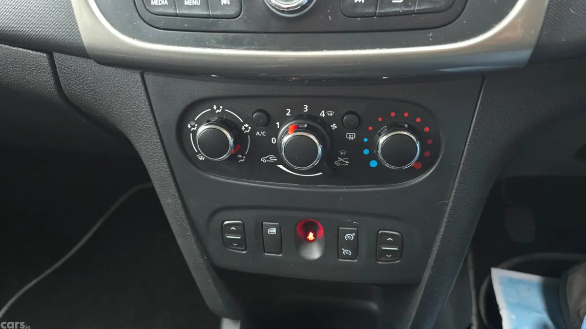 Dacia Sandero Stepway Hatchback, Diesel, 2016, Silver