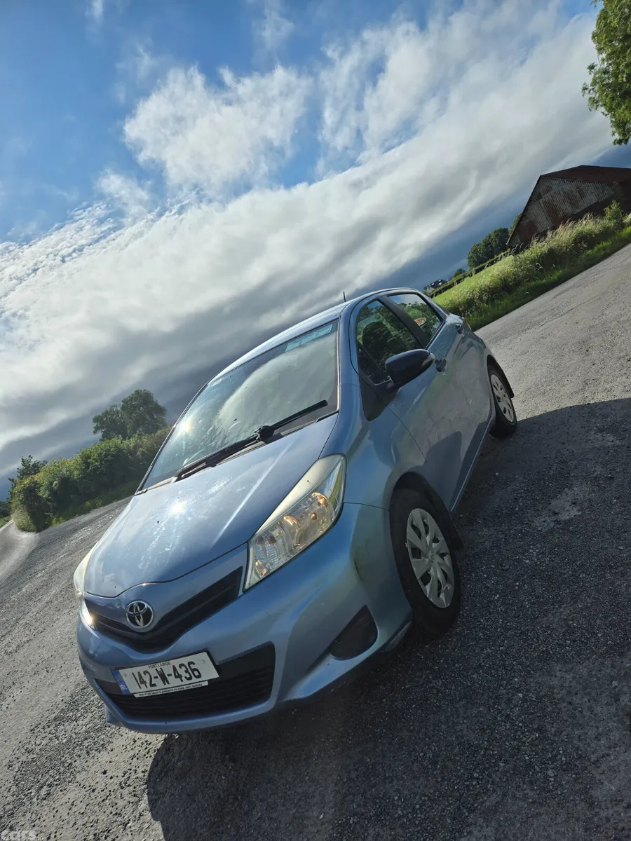 Toyota Yaris Hatchback, Petrol, 2014, Blue