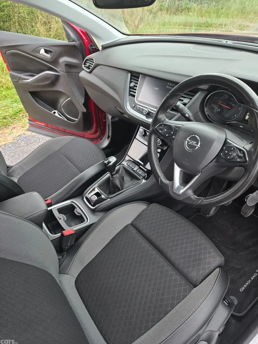 Opel Grandland X SUV, Diesel, 2019, Red