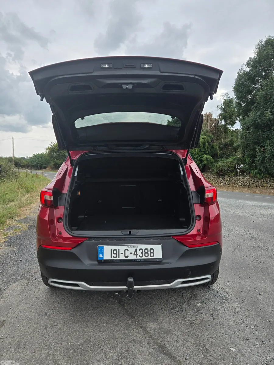 Opel Grandland X SUV, Diesel, 2019, Red