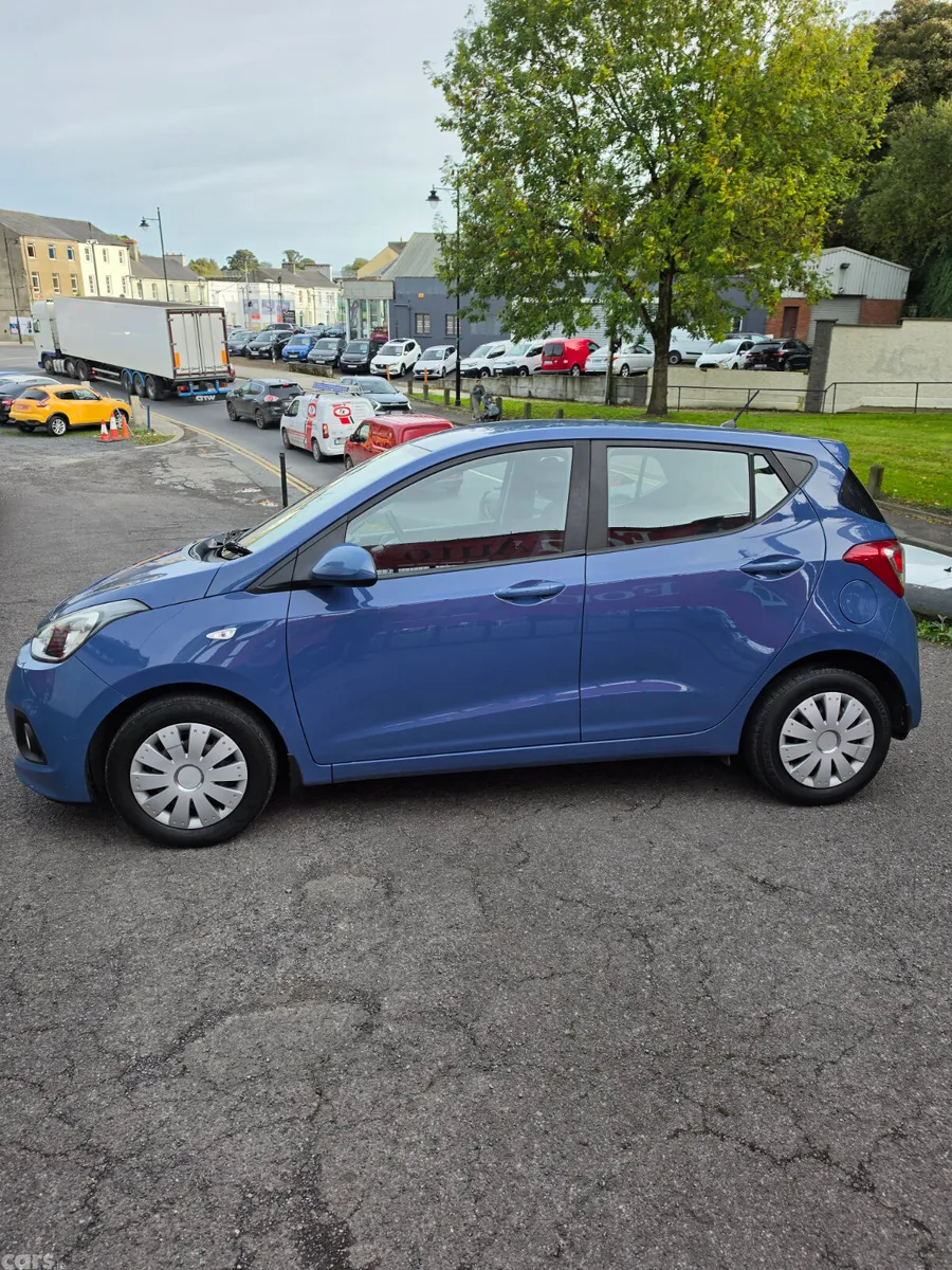 Hyundai i10 Hatchback, Petrol, 2016, Blue
