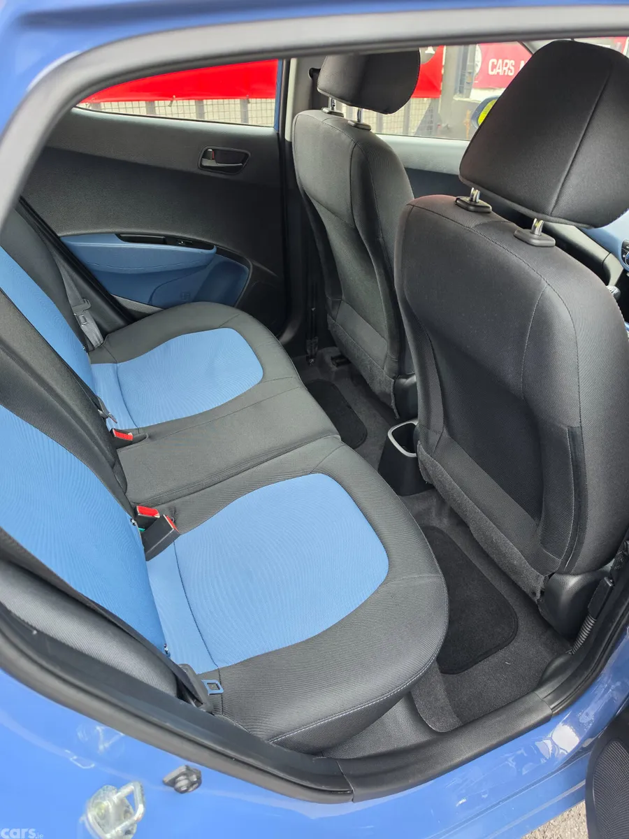 Hyundai i10 Hatchback, Petrol, 2016, Blue