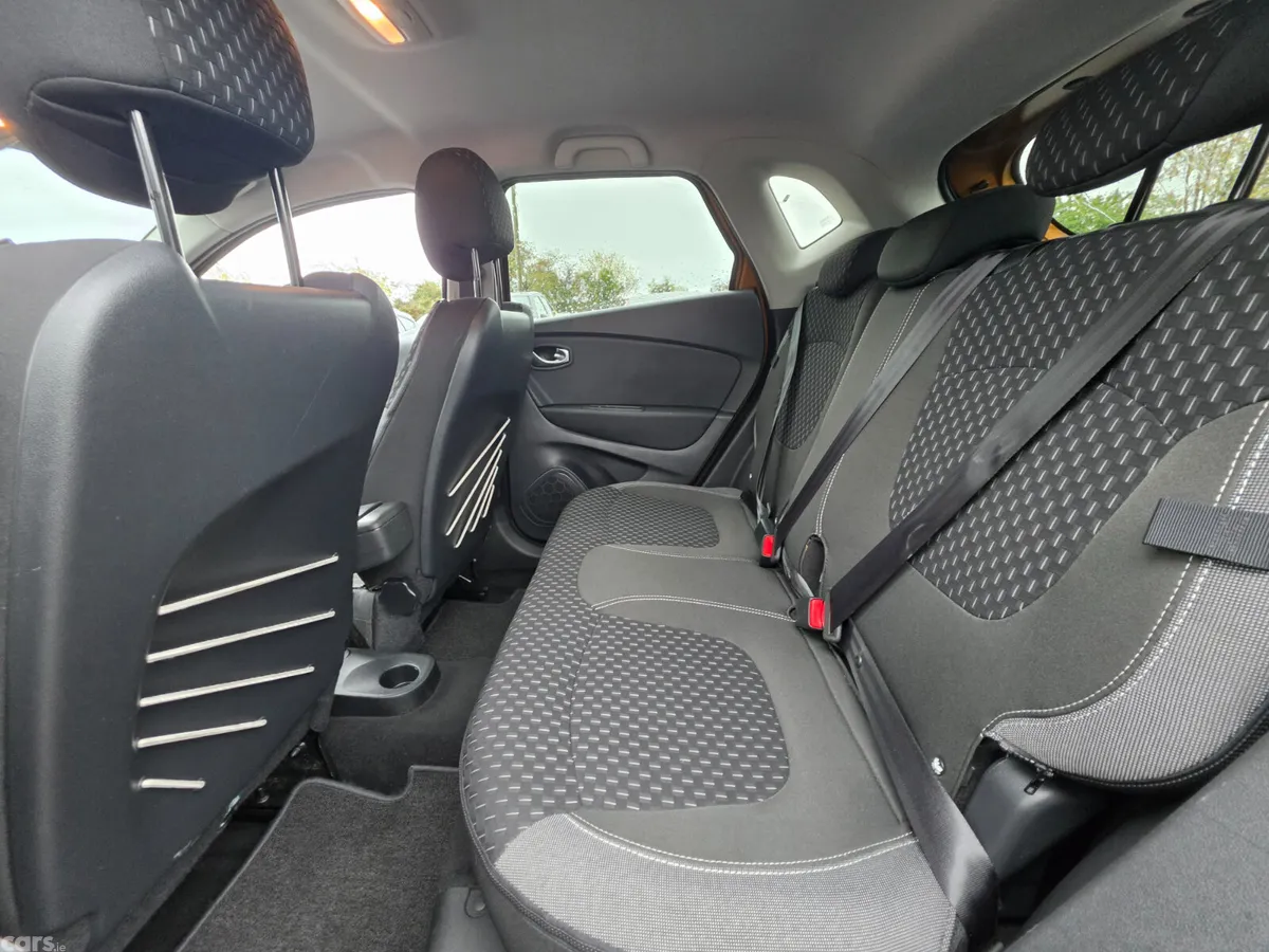 Renault Captur Hatchback, Diesel, 2017, Orange