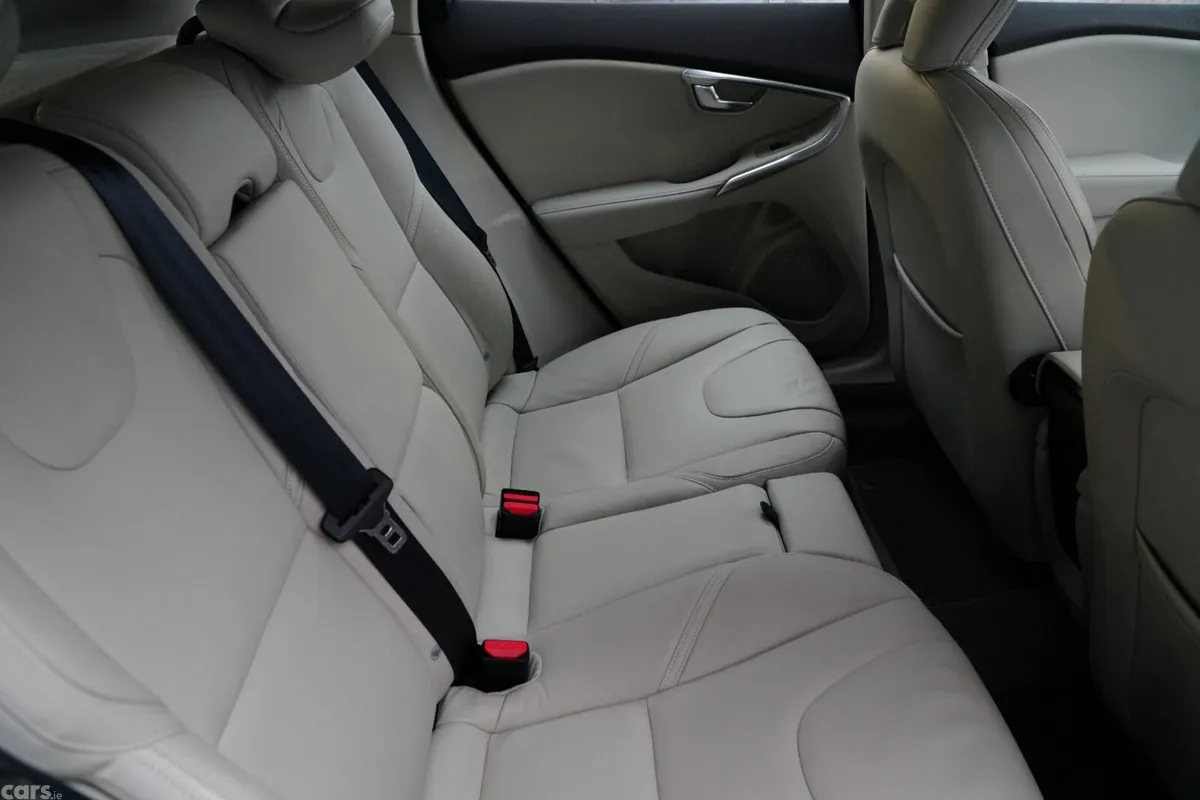 Volvo V40 Hatchback, Diesel, 2016, Blue