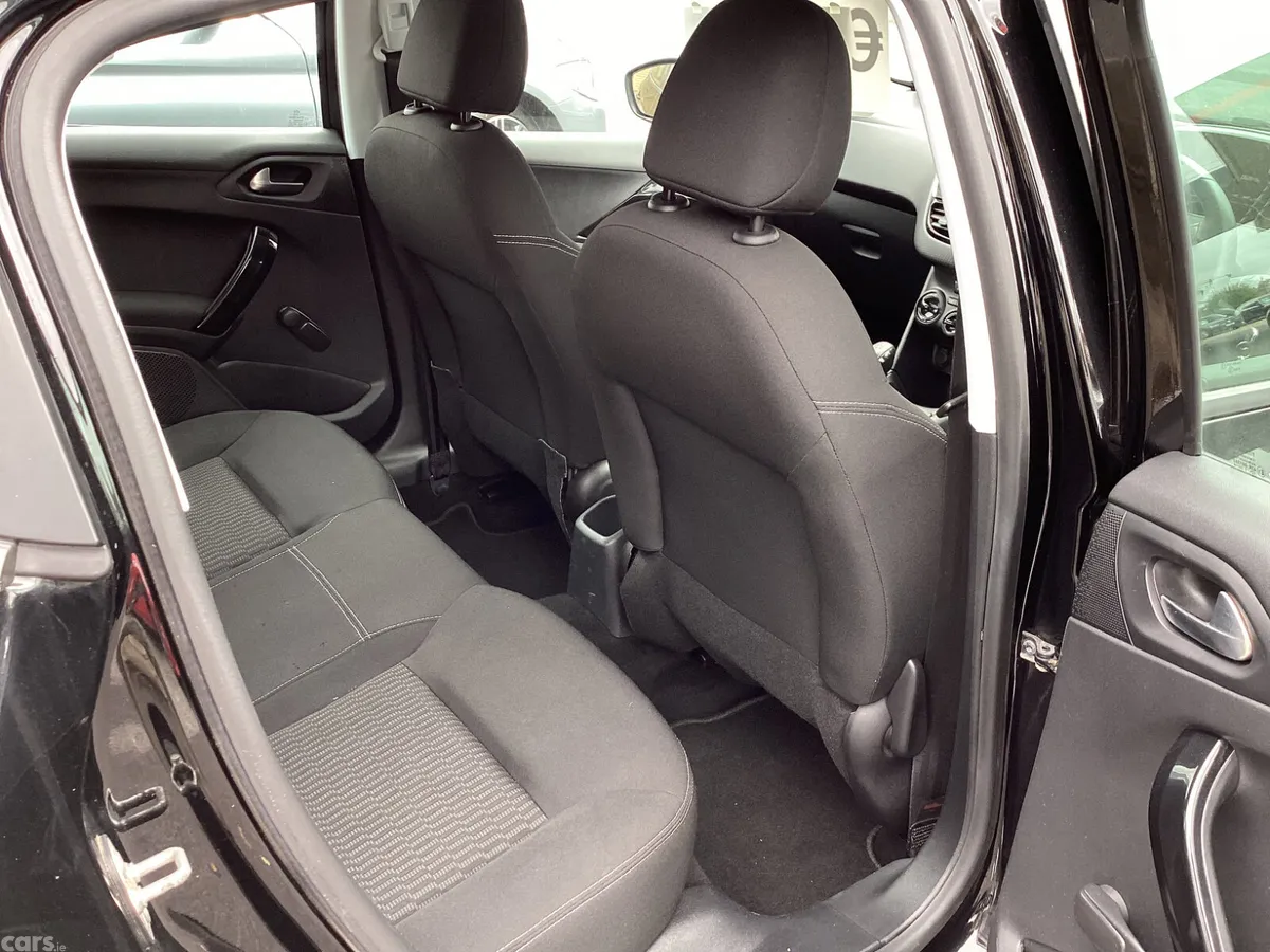 Peugeot 208 Hatchback, Diesel, 2017, Black