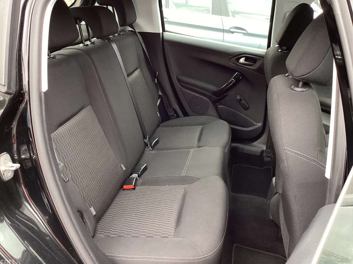 Peugeot 208 Hatchback, Diesel, 2017, Black
