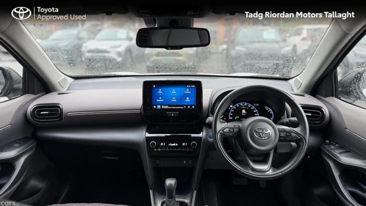 Toyota Yaris Cross Hatchback, Petrol Hybrid, 2024, White