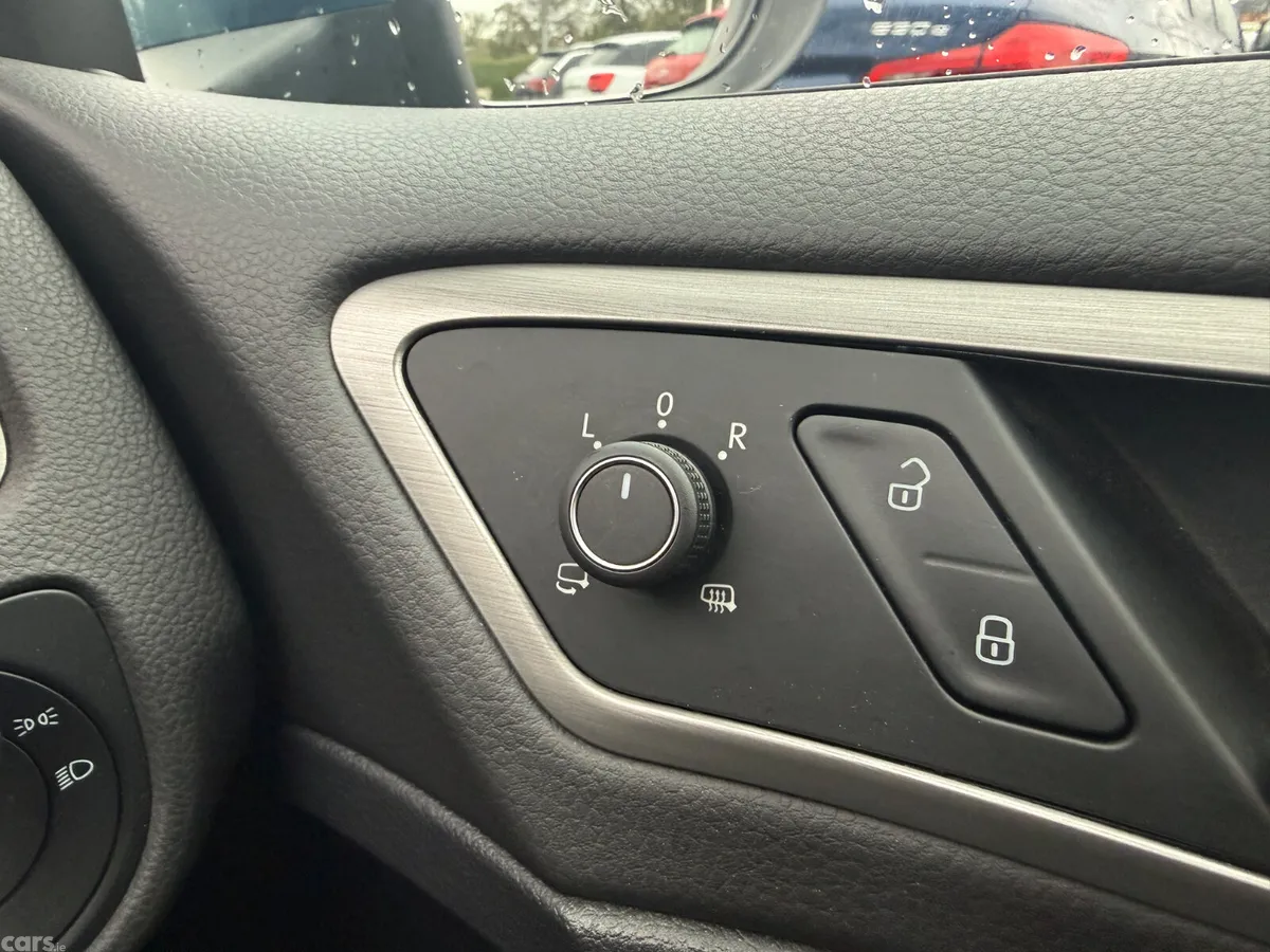 Volkswagen Golf Hatchback, Petrol, 2015, Blue