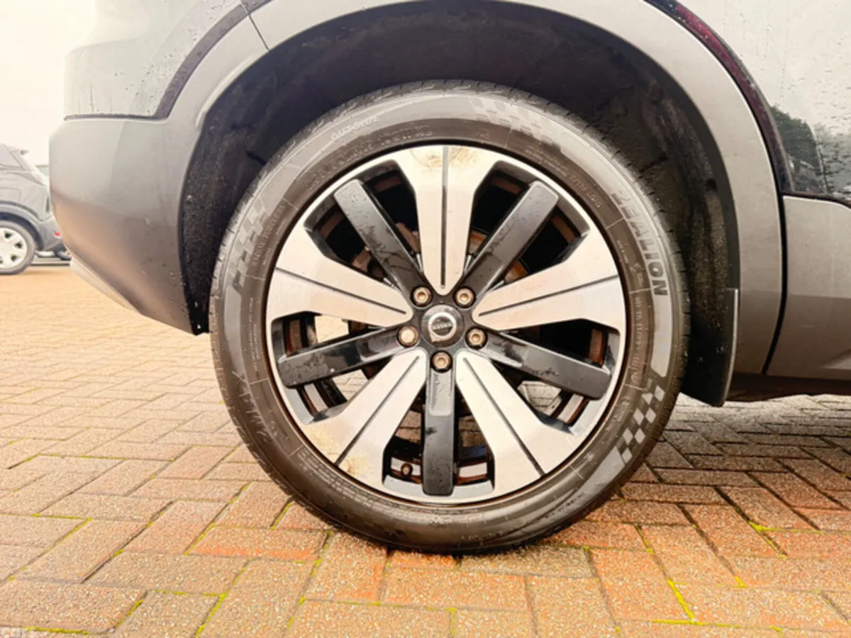 Volvo XC40 Estate, Petrol Plug-in Hybrid, 2023, Black