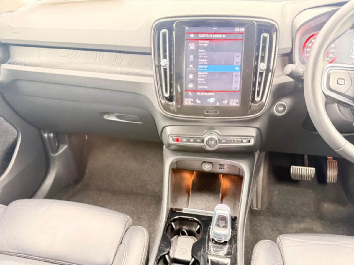 Volvo XC40 Estate, Petrol Plug-in Hybrid, 2023, Black