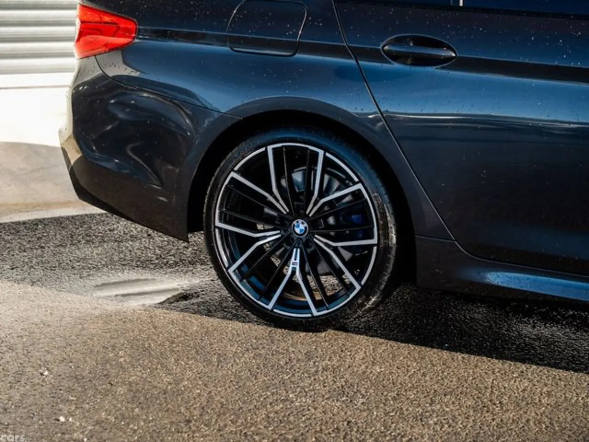 BMW 5-Series Saloon, Petrol Plug-in Hybrid, 2018, Grey
