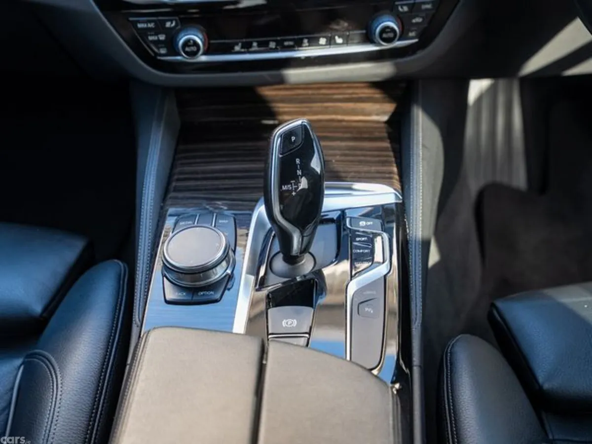 BMW 5-Series Saloon, Petrol Plug-in Hybrid, 2018, Grey