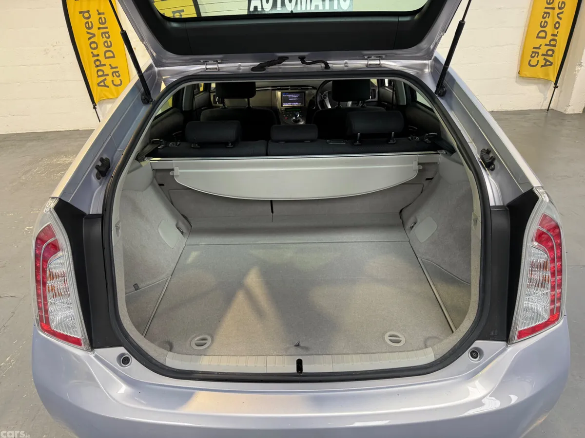 Toyota Prius Hatchback, Petrol Hybrid, 2015, Blue