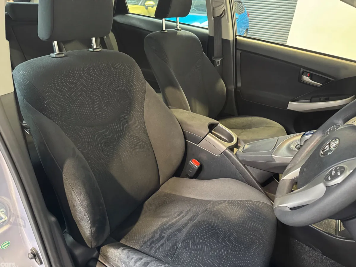 Toyota Prius Hatchback, Petrol Hybrid, 2015, Blue