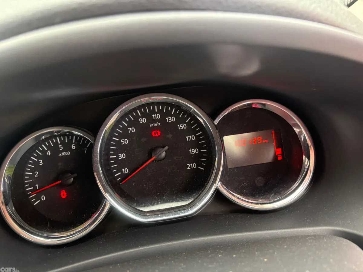 Dacia Sandero Hatchback, Petrol, 2016, Silver