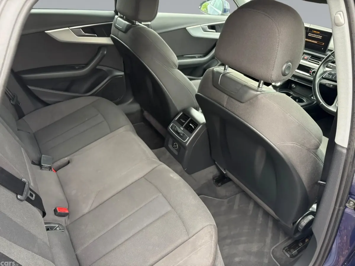 Audi A4 Saloon, Diesel, 2016, Blue