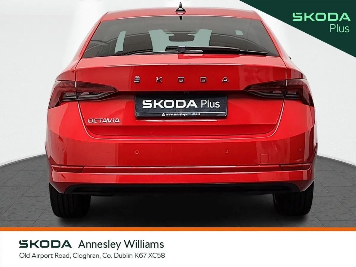 Skoda Octavia Saloon, Petrol, 2022, Red