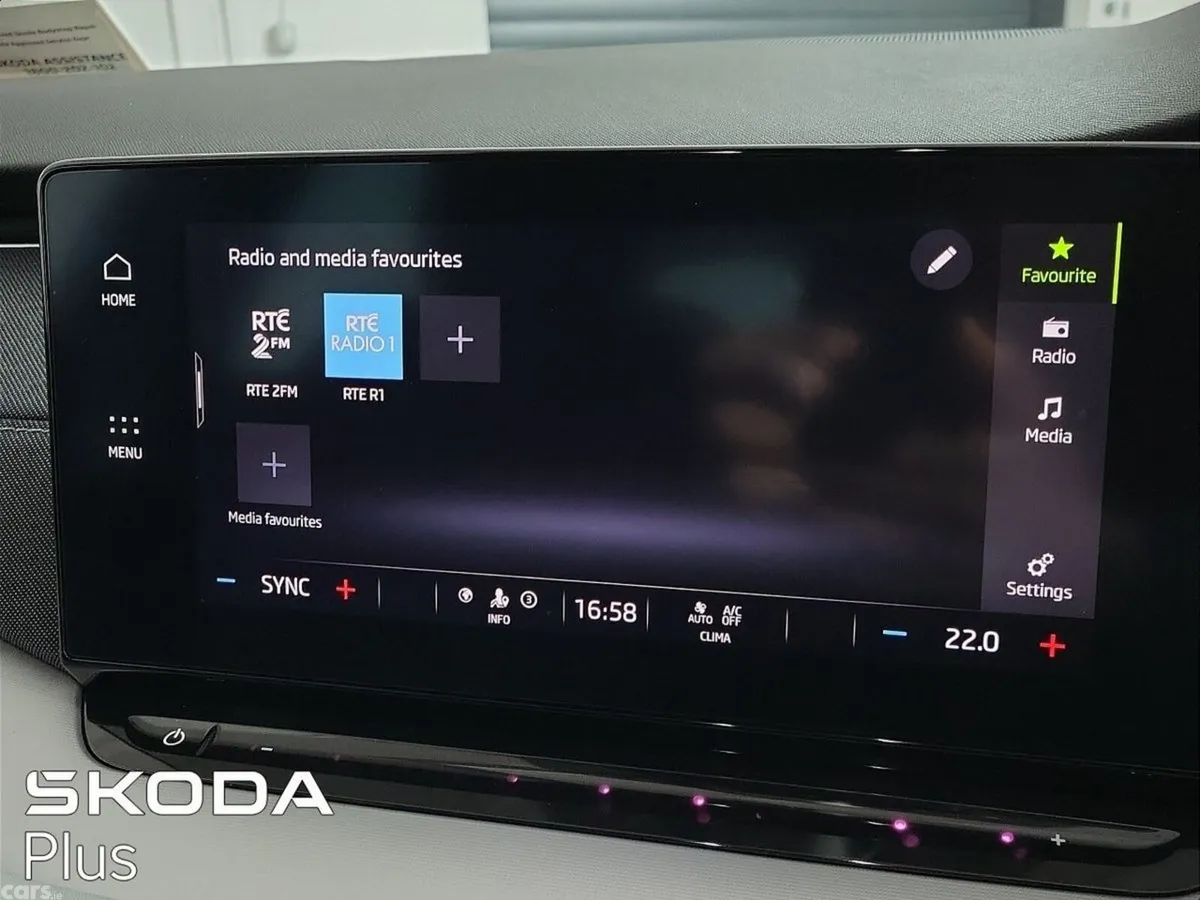 Skoda Octavia Saloon, Petrol, 2022, Red