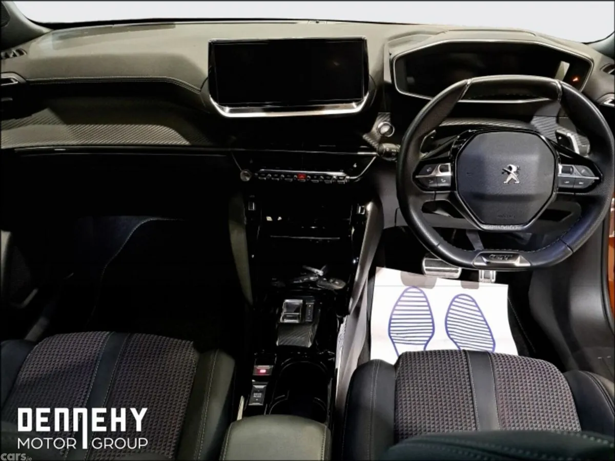 Peugeot 2008 MPV, Petrol, 2022, Orange