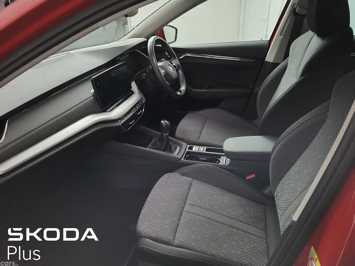 Skoda Octavia Saloon, Petrol, 2022, Red