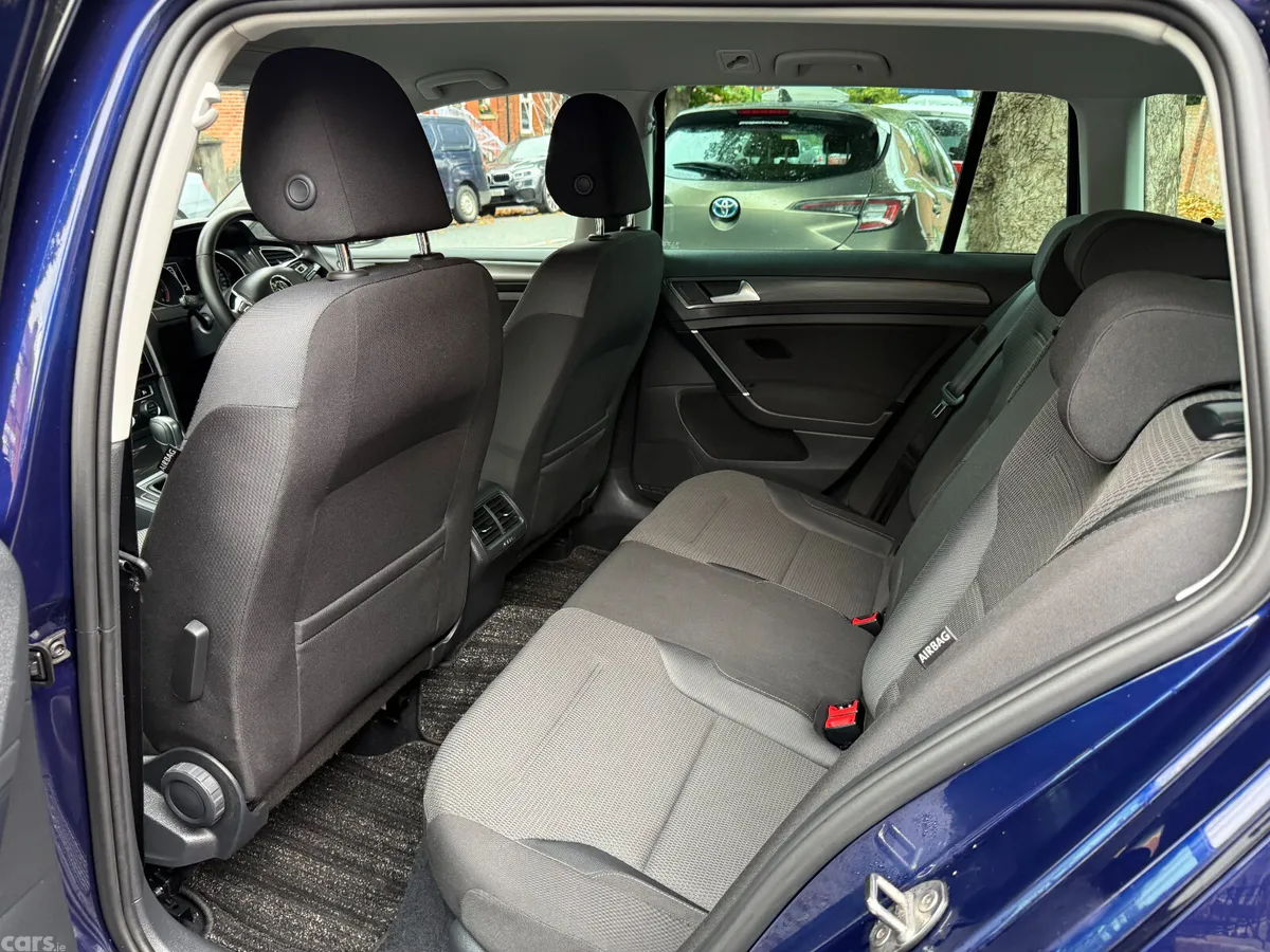 Volkswagen Golf Estate, Petrol, 2018, Blue