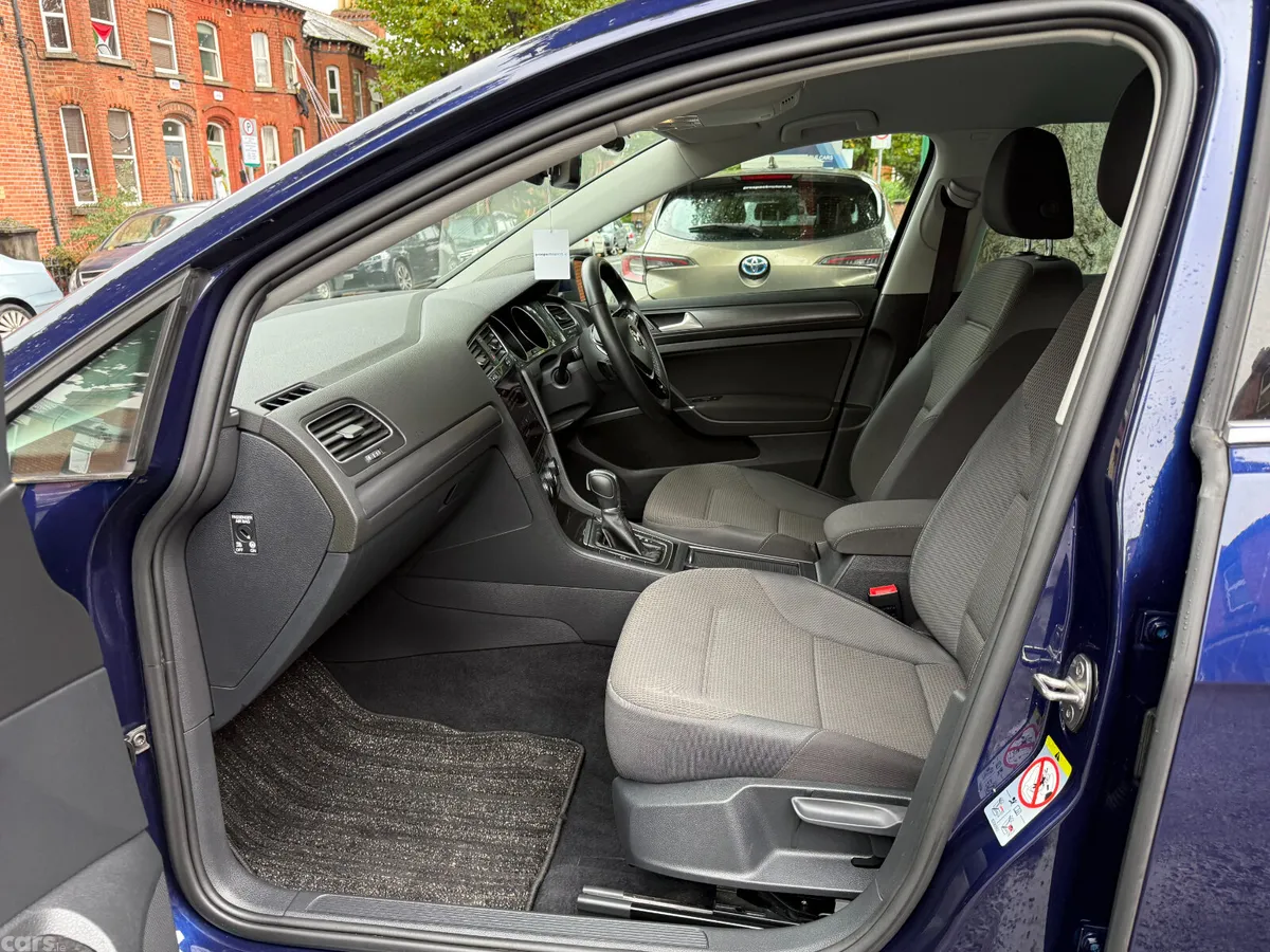 Volkswagen Golf Estate, Petrol, 2018, Blue