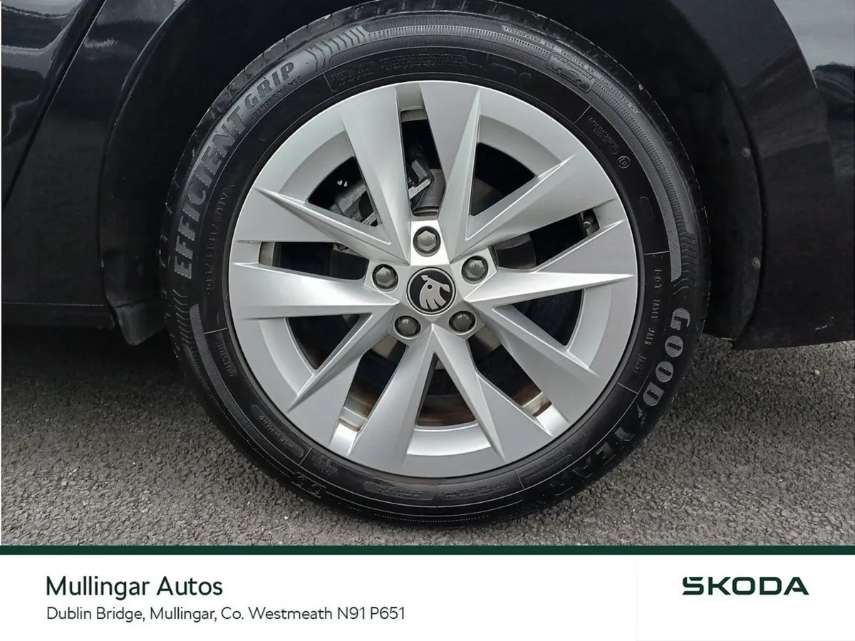 Skoda Octavia Saloon, Petrol, 2026, Black
