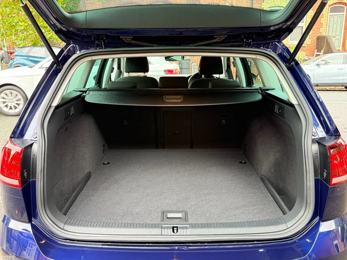 Volkswagen Golf Estate, Petrol, 2018, Blue