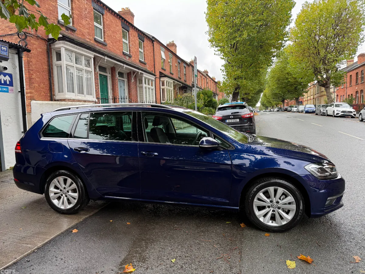 Volkswagen Golf Estate, Petrol, 2018, Blue