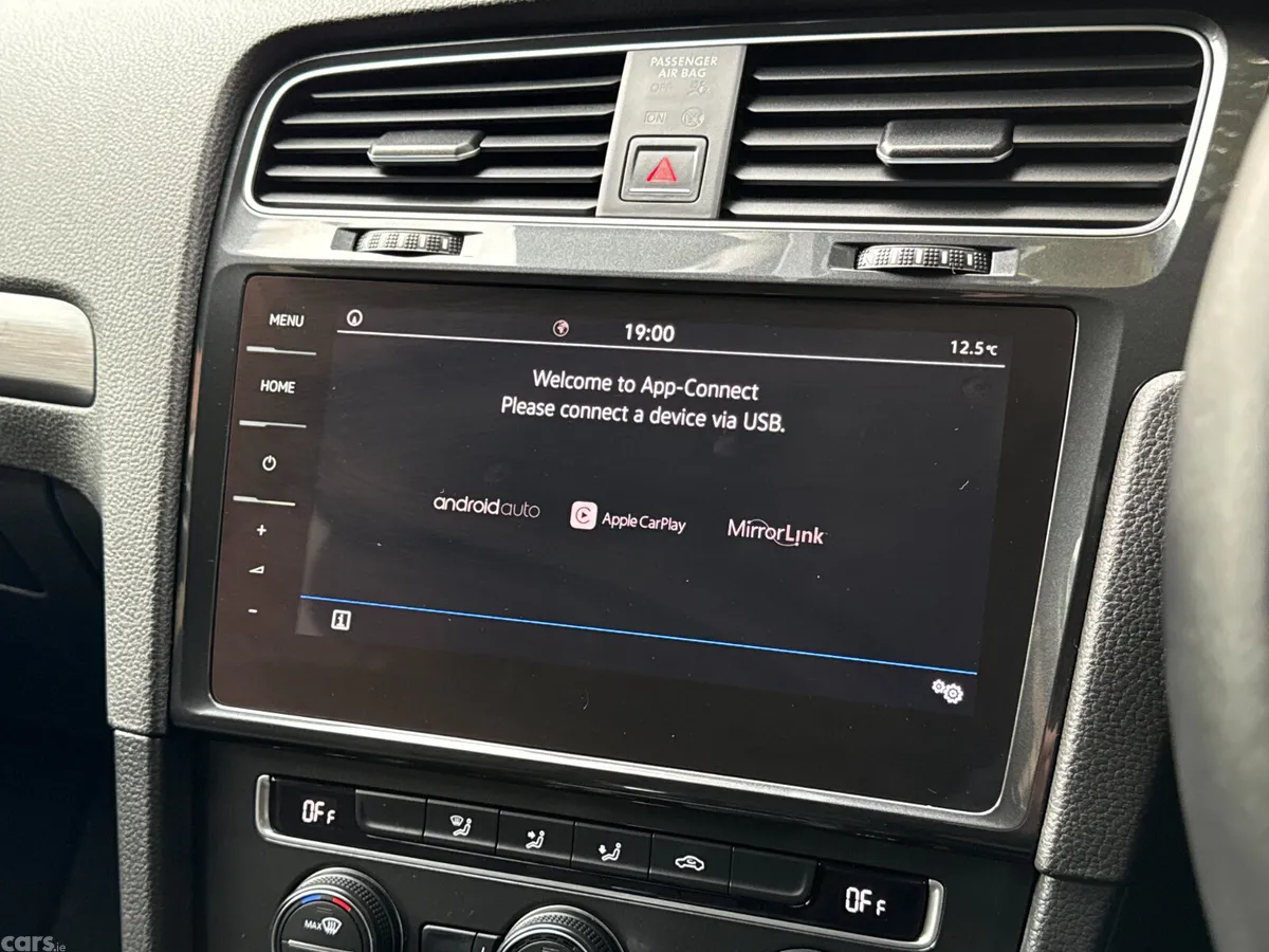 Volkswagen Golf Estate, Petrol, 2018, Blue