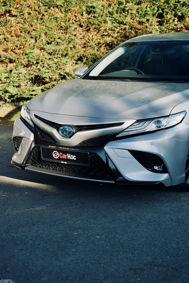Toyota Camry Saloon, Petrol Hybrid, 2019, Silver