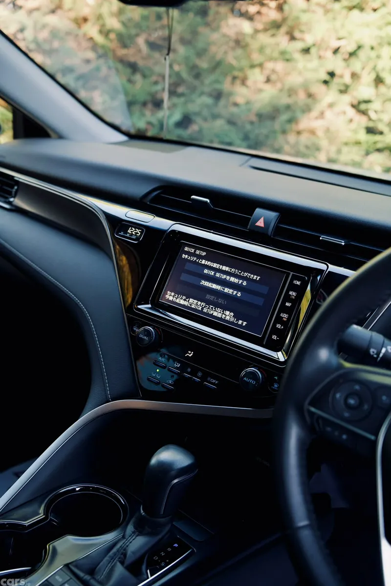 Toyota Camry Saloon, Petrol Hybrid, 2019, Silver